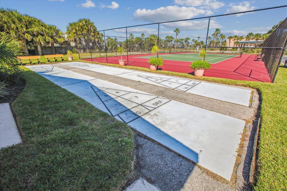 New Summer Deal: Free Fun and Beach Gear Credit House in Saint Augustine Beach