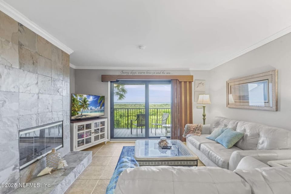 New Summer Deal: Free Fun and Beach Gear Credit House in Saint Augustine Beach