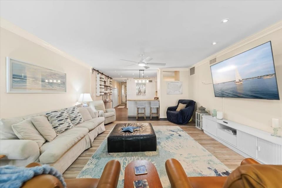 New Summer Deal: Free Fun and Beach Gear Credit House in Butler Beach