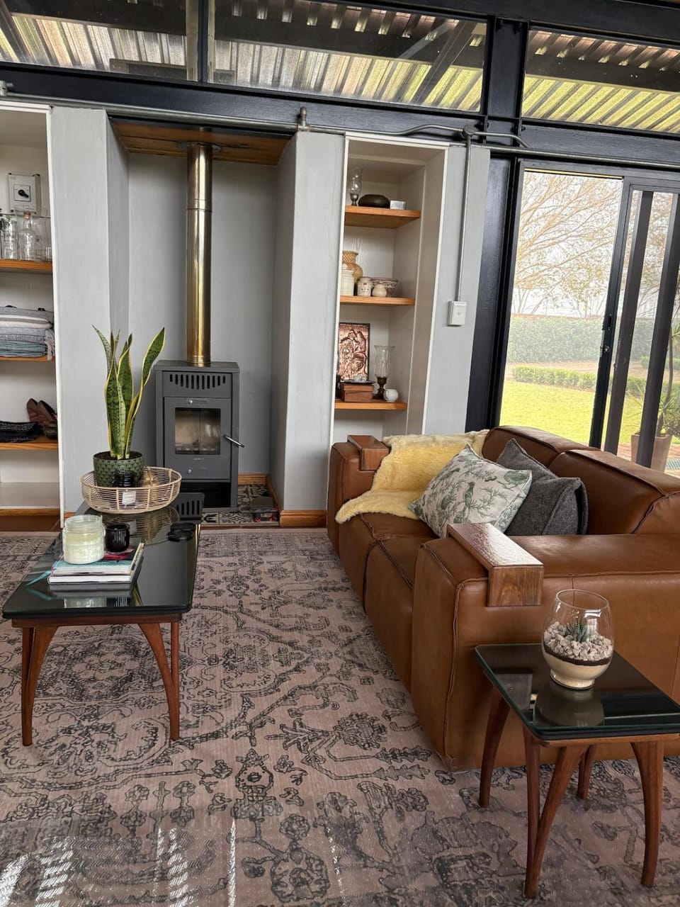 Property building, Garden, View (from property/room), View (from property/room), Lounge or bar, Garden view, Garden view, fireplace