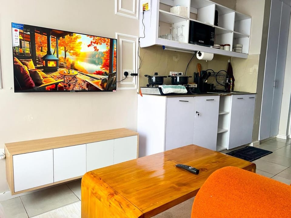 Urban Studio Retreat Bed and Breakfast in Nairobi