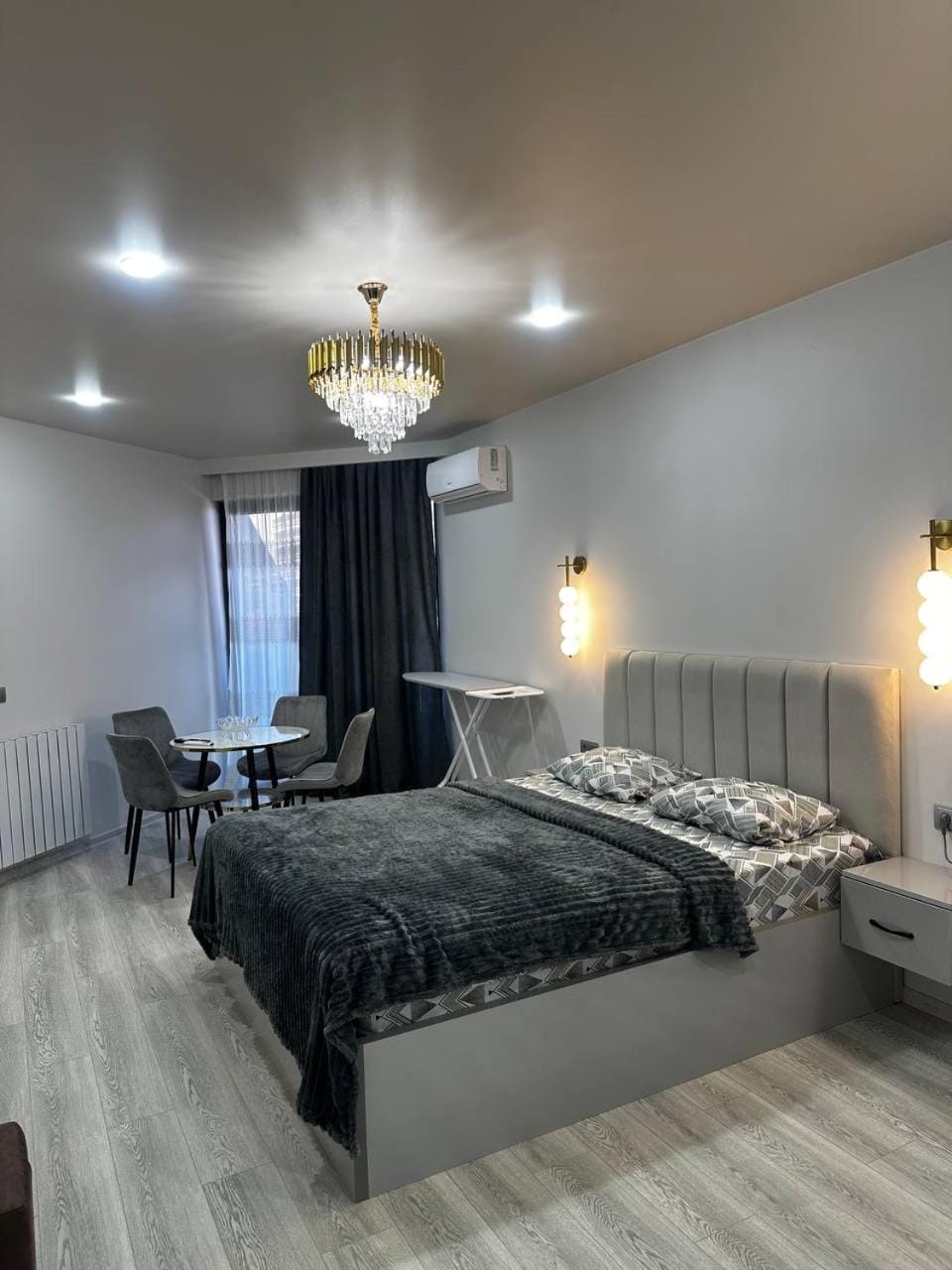Bed, Photo of the whole room, internet