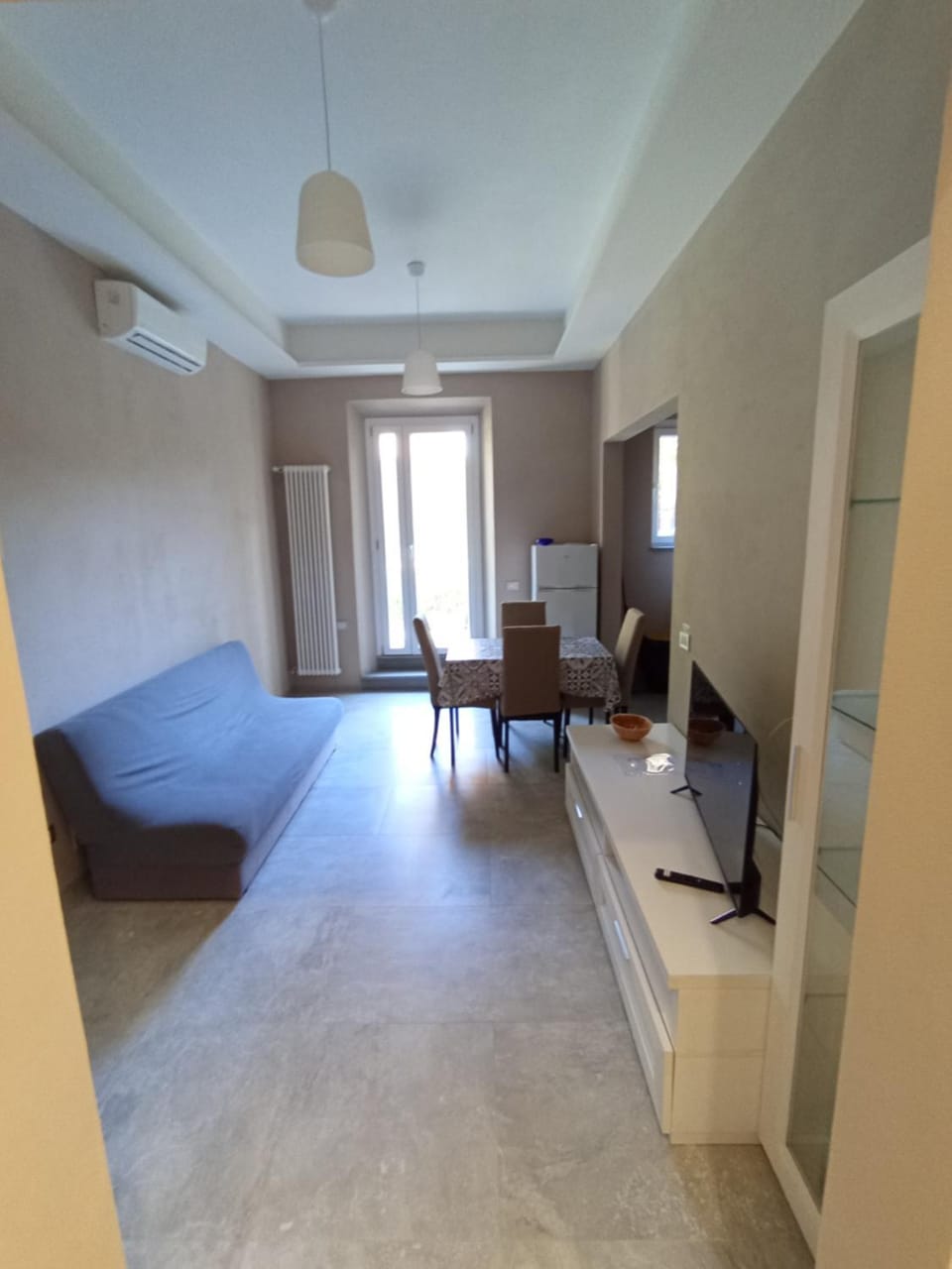 TV and multimedia, Living room, air conditioner