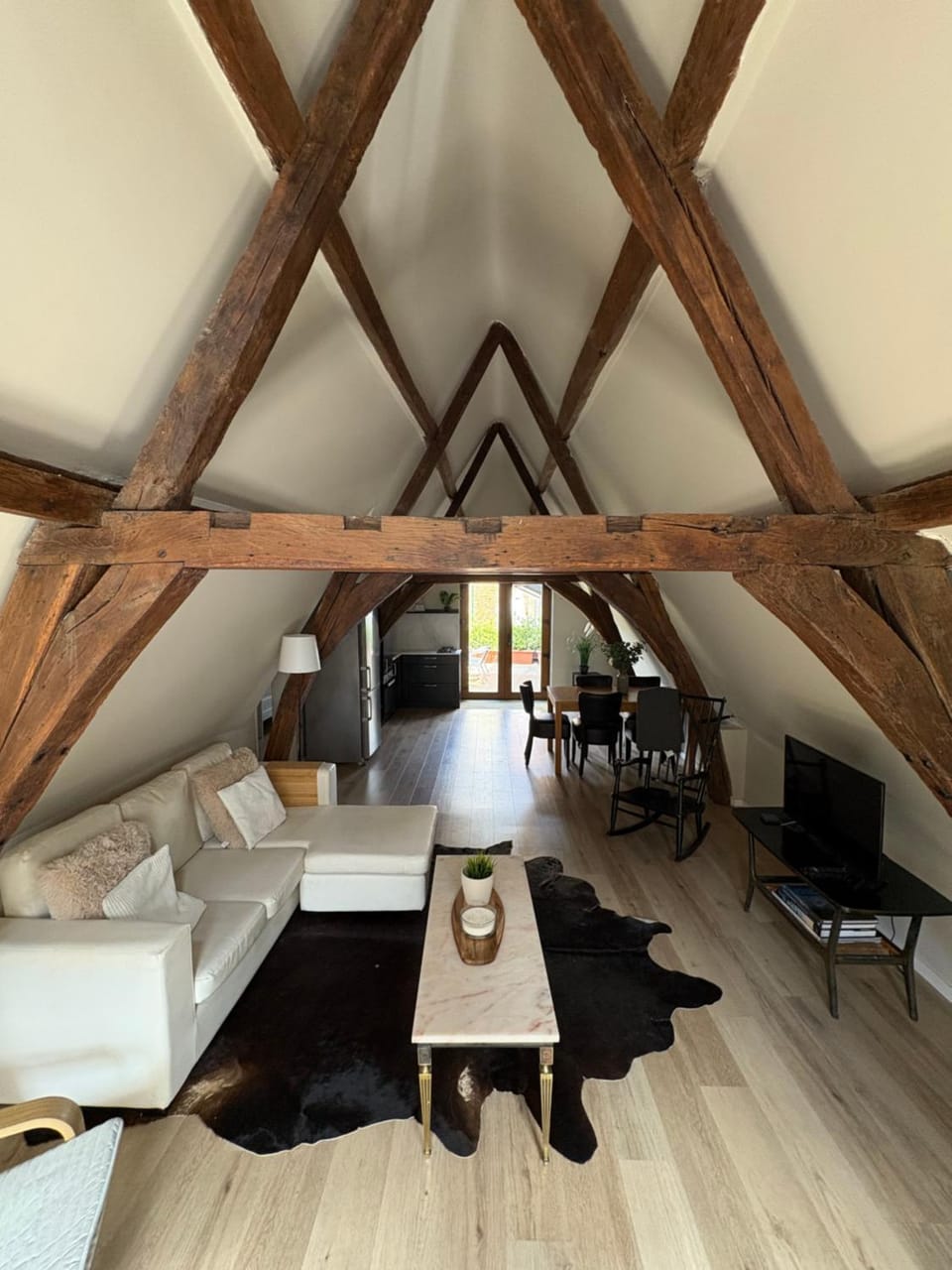 Living room, Seating area, Dining area