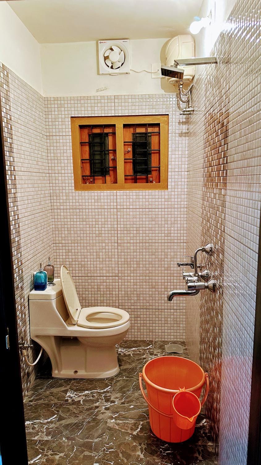 Toilet, Bathroom