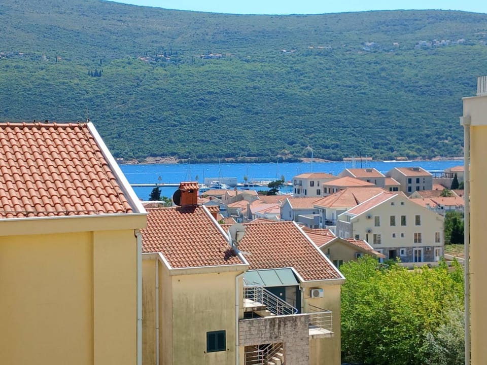 Day, Natural landscape, Mountain view, Sea view