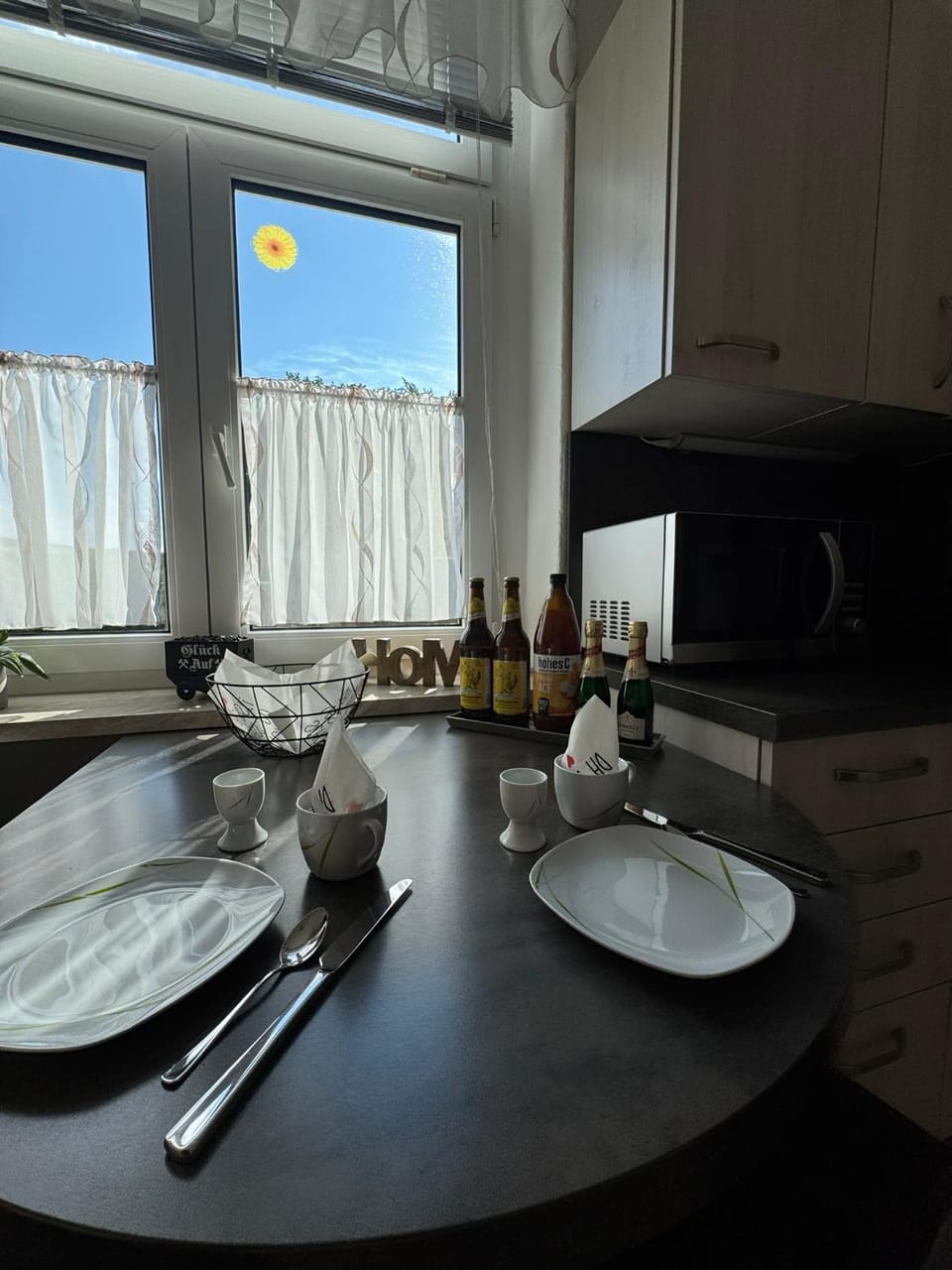 Kitchen or kitchenette, Food and drinks