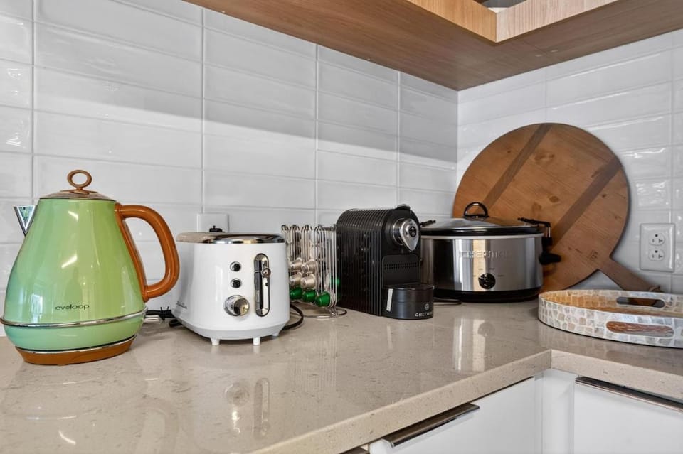 2-bedroom LUX Apt in Seaport next to Convention Center Apartment in South Boston