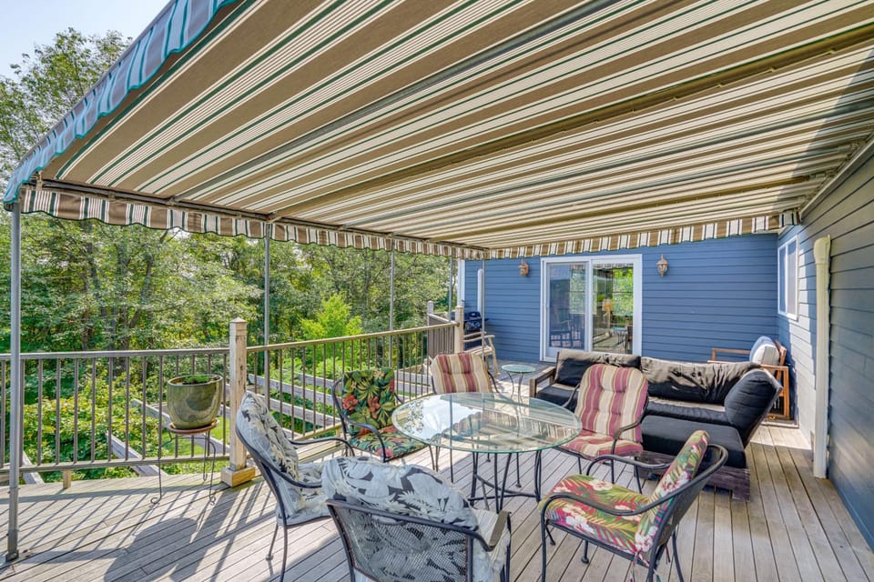 Hudson Valley Multi-Unit Escape: Secluded + Scenic House in Hollowville
