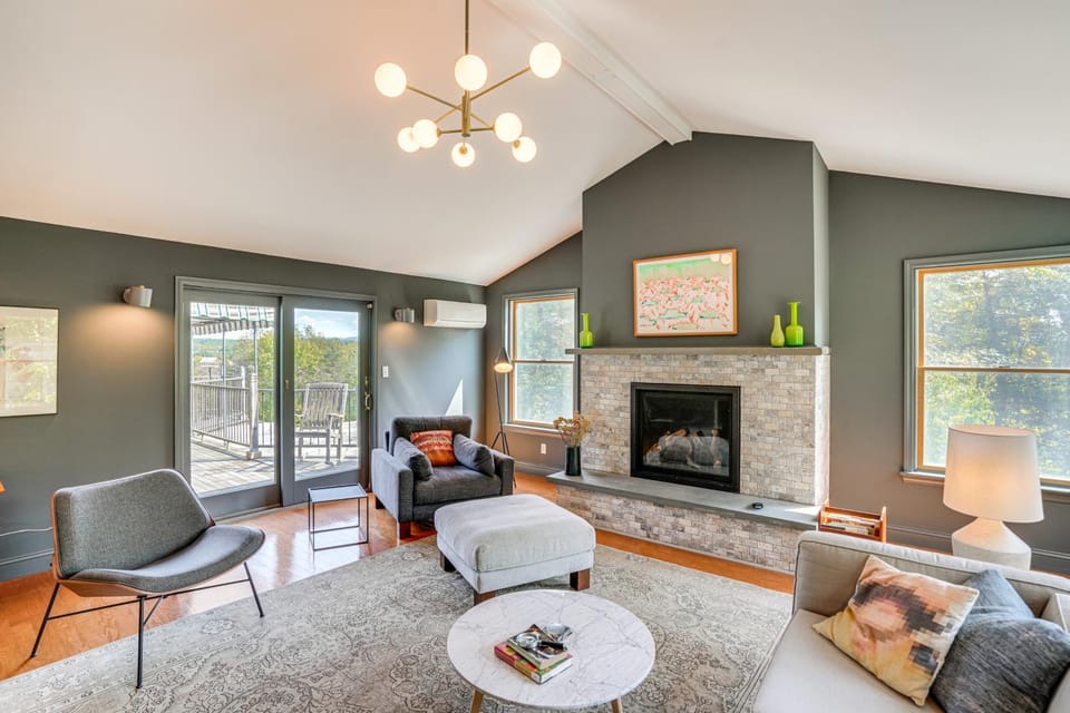 Hudson Valley Multi-Unit Escape: Secluded + Scenic House in Hollowville
