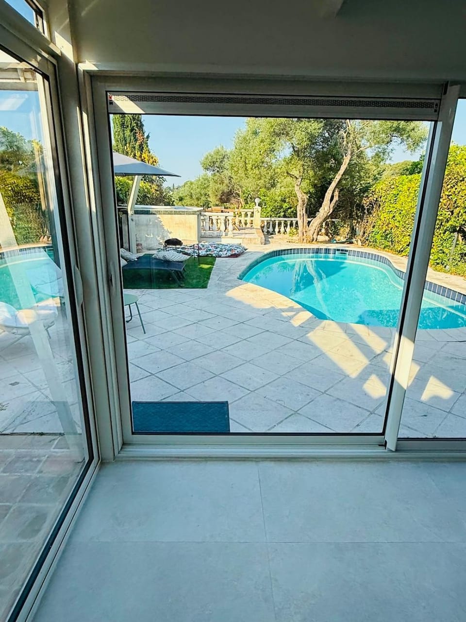 La Maison du Bonheur - private pool and sea view Villa in Antibes