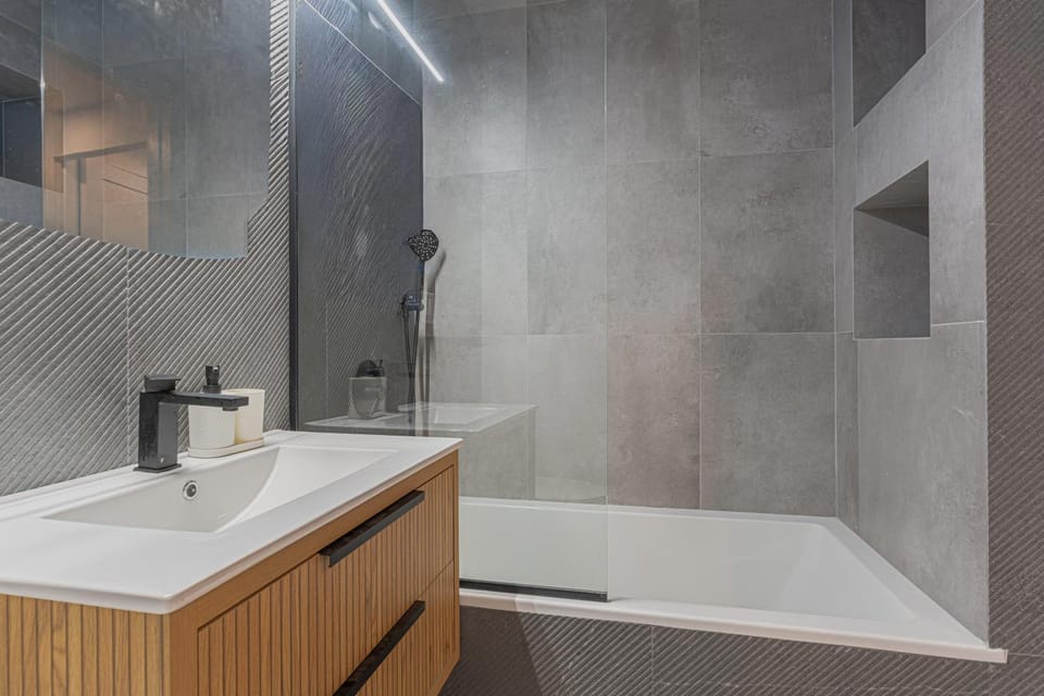Bathroom, Bath