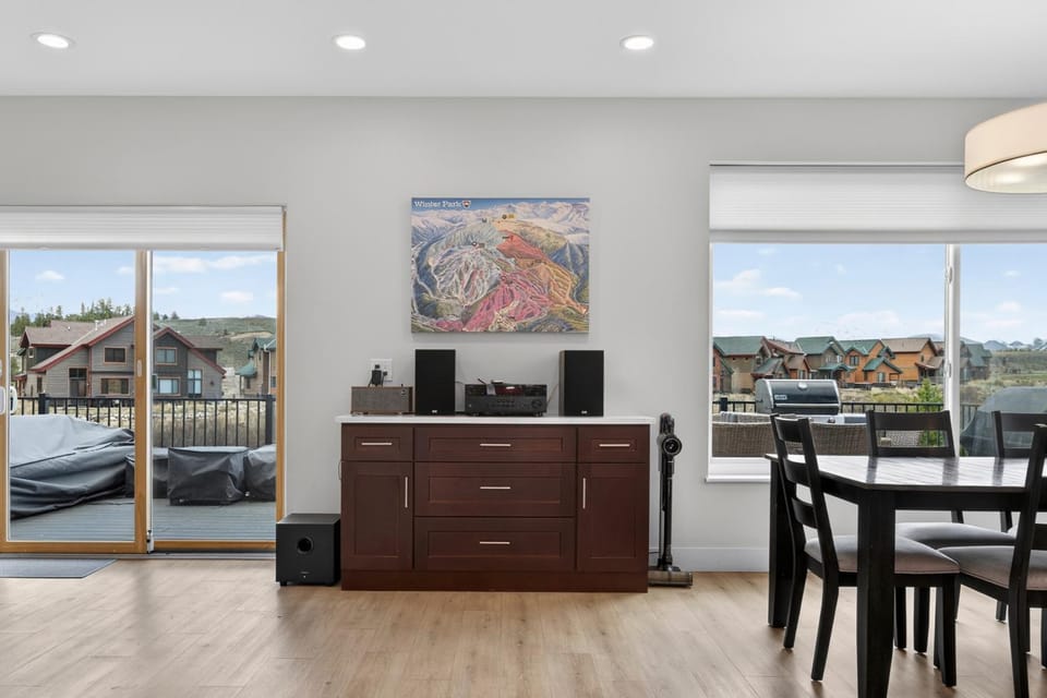 Day, TV and multimedia, Balcony/Terrace, Living room, Seating area, furniture