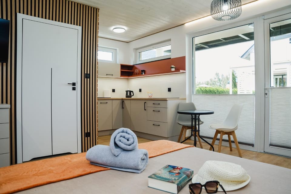Kitchen or kitchenette, Living room, Bedroom