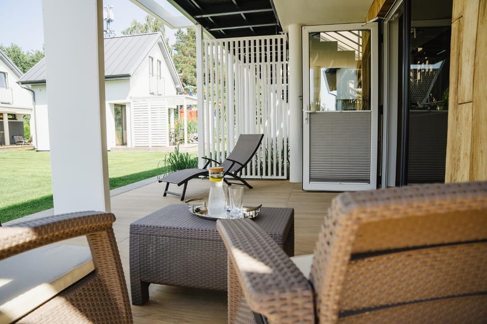 Balcony/Terrace, sunbed