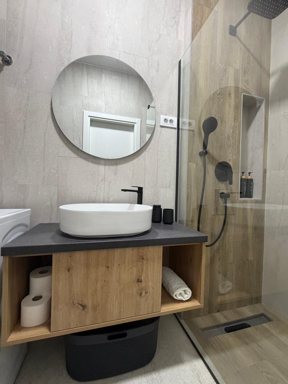 Shower, Bathroom, towels