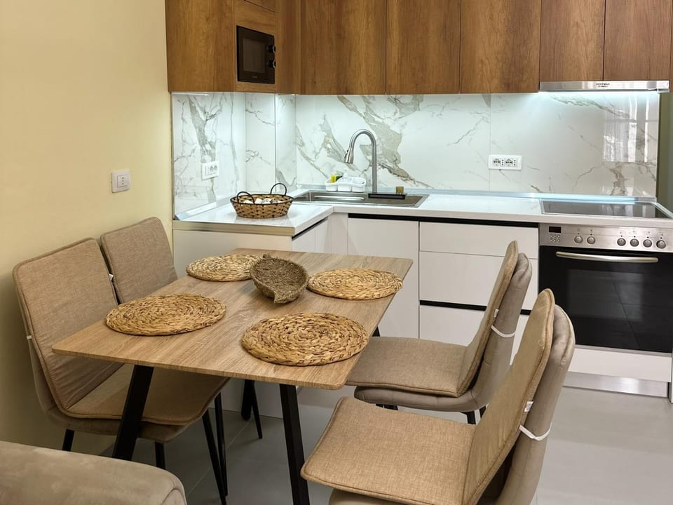 Dining area, oven, stove