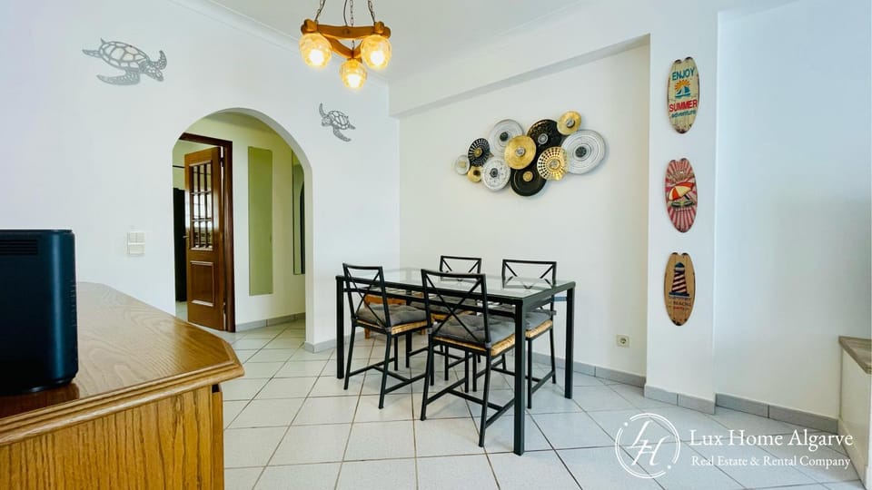 Communal lounge/ TV room, Living room, Seating area, Dining area