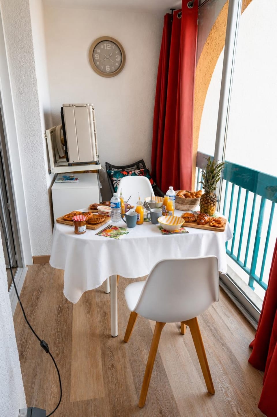 Balcony/Terrace, Balcony/Terrace, Food and drinks, Food and drinks, Lake view, Lake view