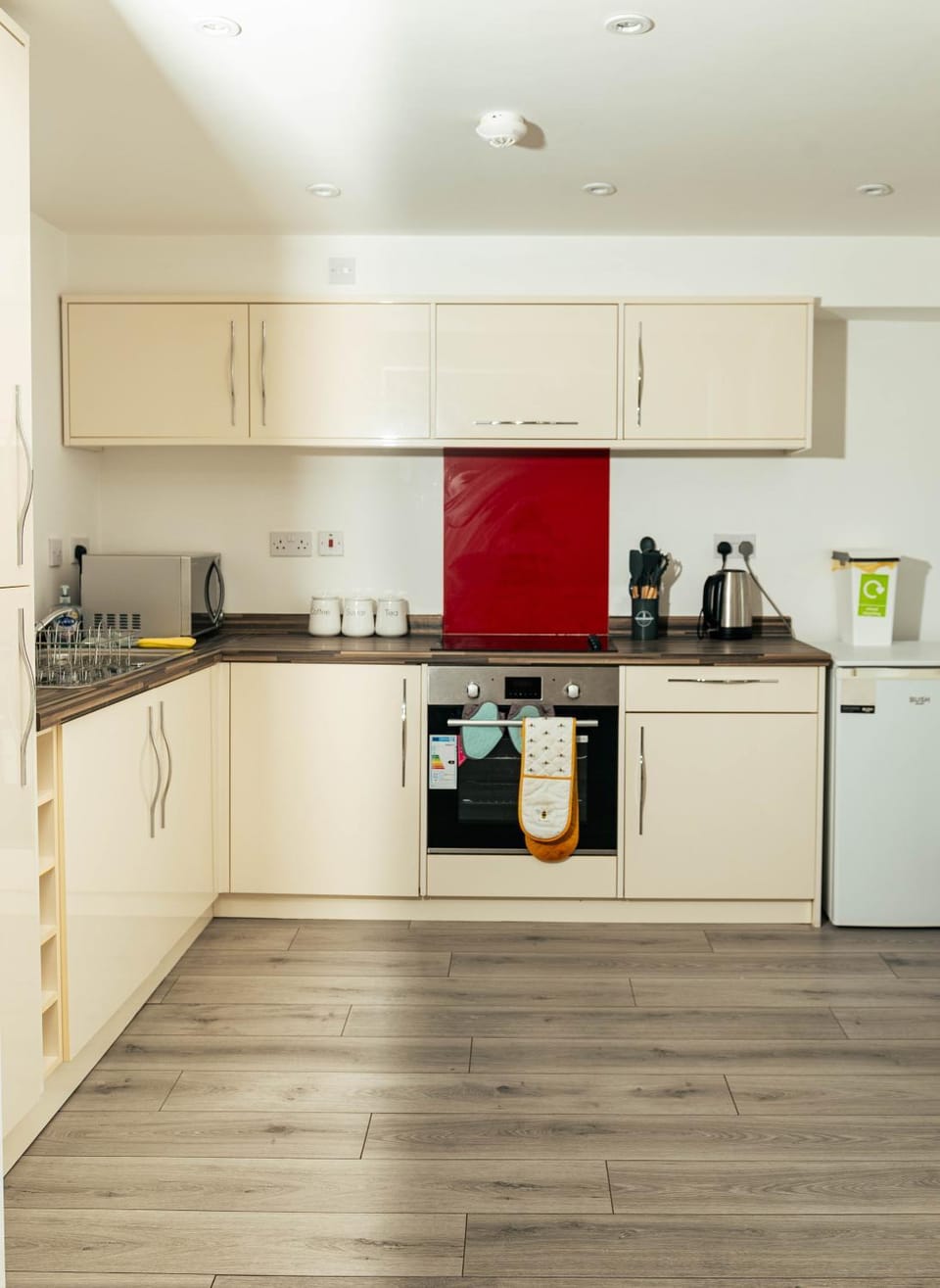 Kitchen or kitchenette, Communal kitchen, kitchen