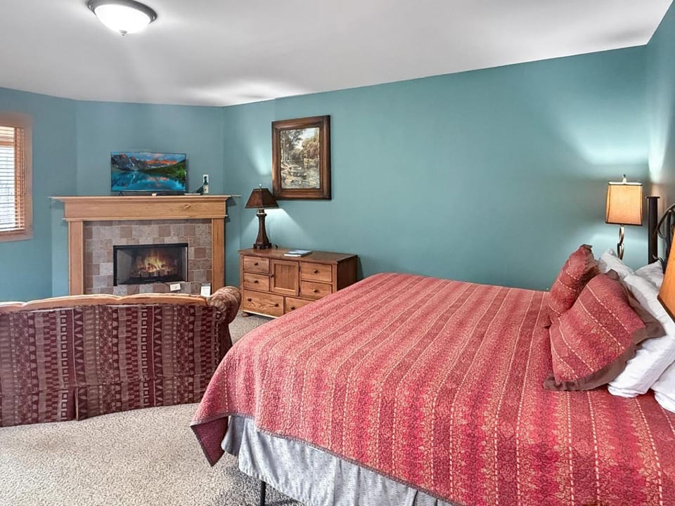 Fireplace Suite 14 at the Nantahala Village Villa in Fontana Lake