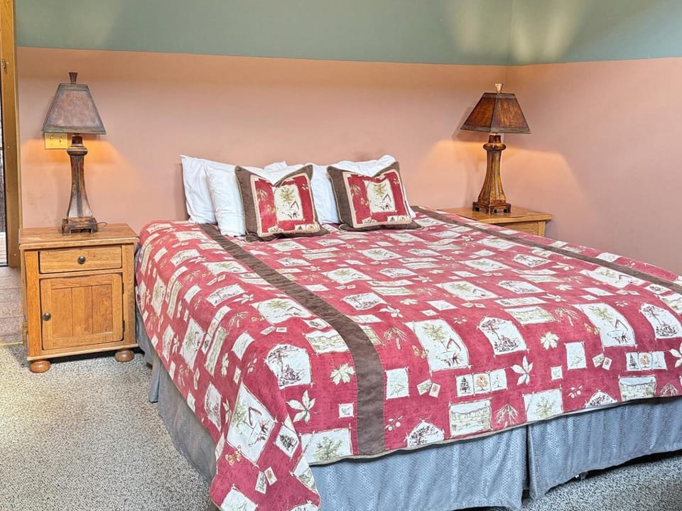 Fireplace Suite 15 at the Nantahala Village Villa in Fontana Lake