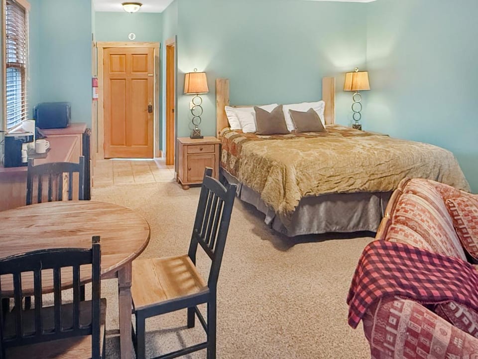 Fireplace Suite 17 at the Nantahala Village House in Fontana Lake