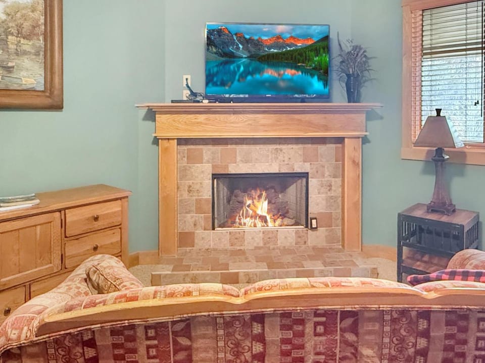 Fireplace Suite 17 at the Nantahala Village House in Fontana Lake