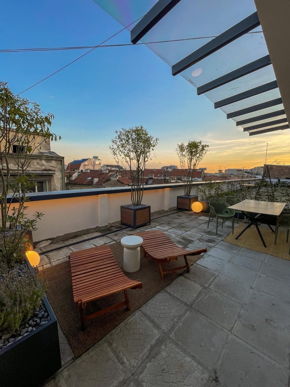 View (from property/room), Balcony/Terrace, Seating area, City view, Location
