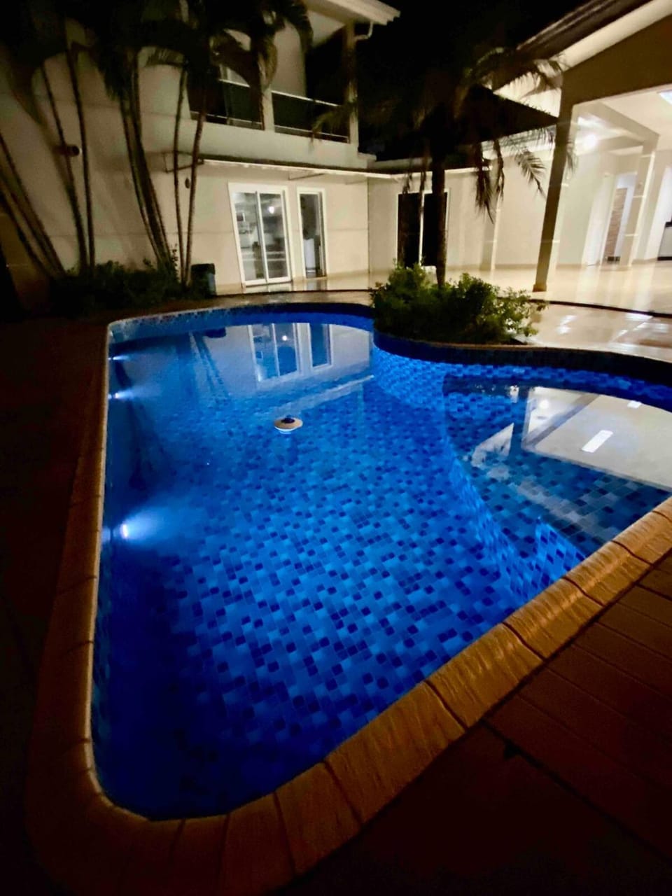 Swimming pool, Swimming pool