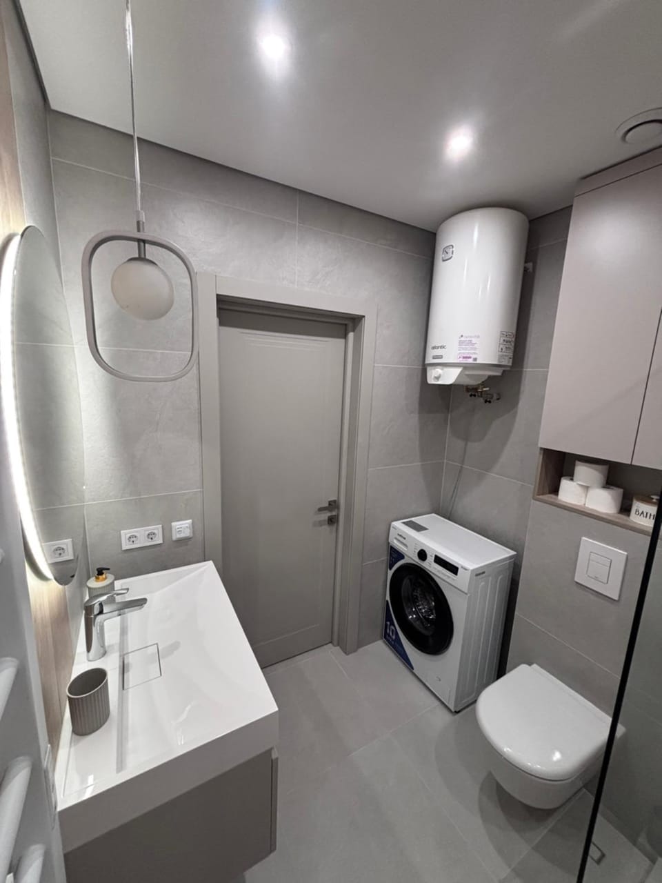 Toilet, washing machine