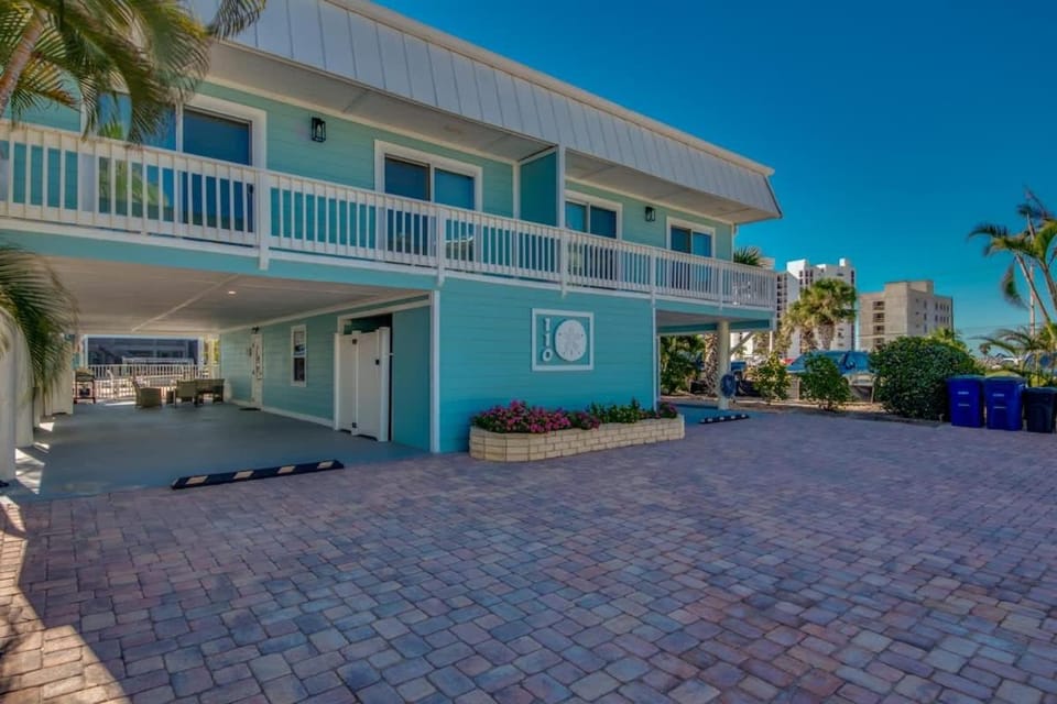 110 Bahia #1 Pet Friendly Canal Unit with Pool Apartment in Estero Island