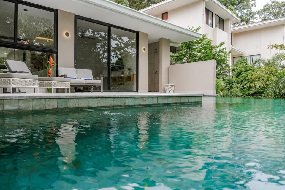 Casa Blue Marlin Jungle Villa & Infinity Pool Villa in Quepos