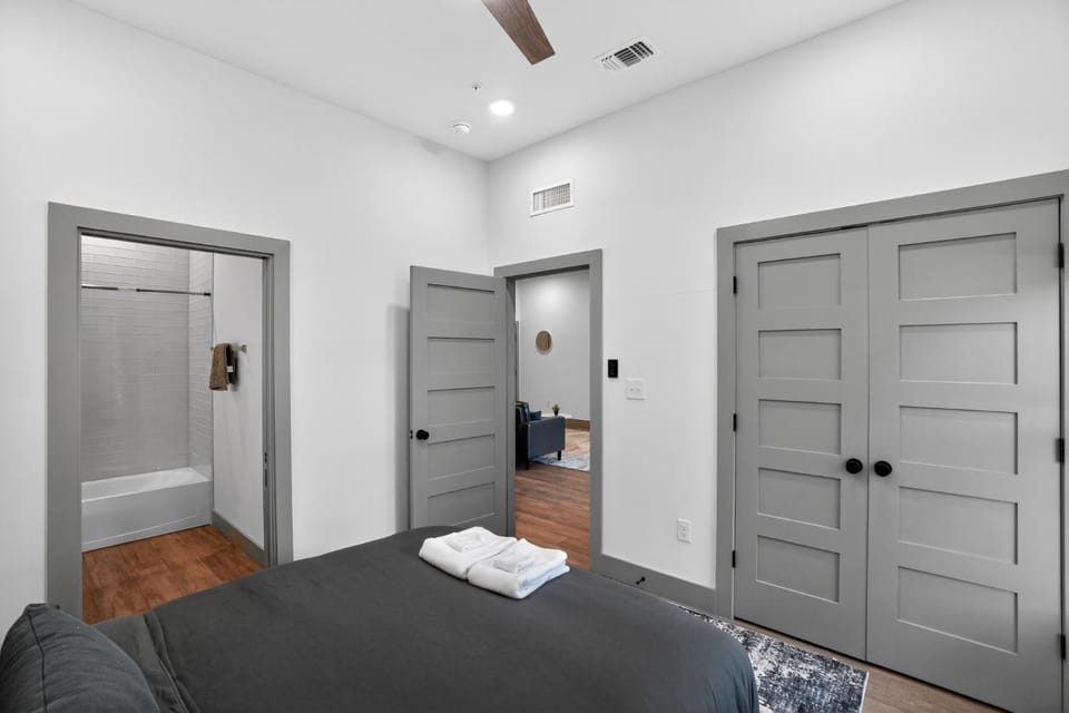Spacious 2-bedroom with modern finishes Apartment in Austin