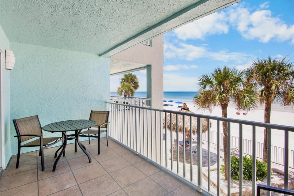 Day, Balcony/Terrace, Seating area, Beach, Sea view
