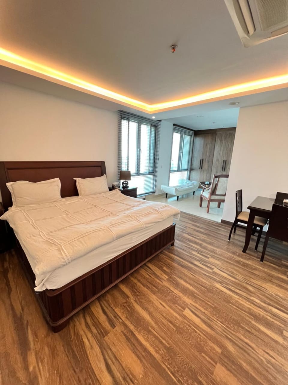 Photo of the whole room