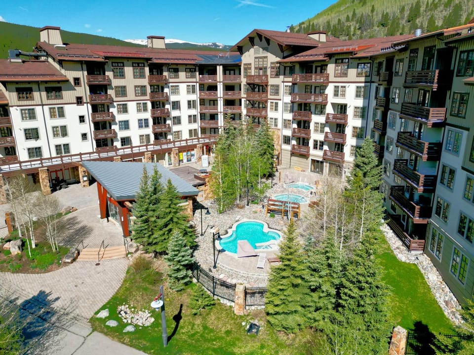 PP327 Passage Point Apartment in Summit County