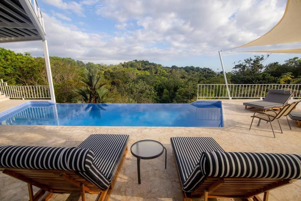 Casa Mariposa - Natural Paradise -Lots of Wildlife Villa in Quepos