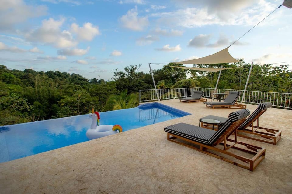 Casa Mariposa - Natural Paradise -Lots of Wildlife Villa in Quepos