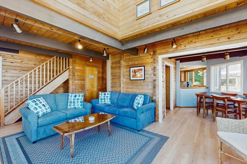 Sea Side Cedar House in Bells Beach