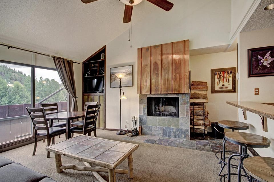 SF204 Snowflake Apartment in Summit County