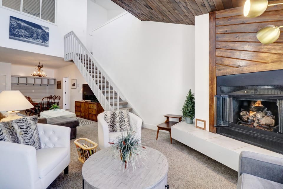FP304 Foxpine Inn Apartment in Summit County
