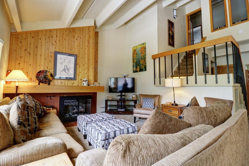 PG310 Peregrine Apartment in Summit County