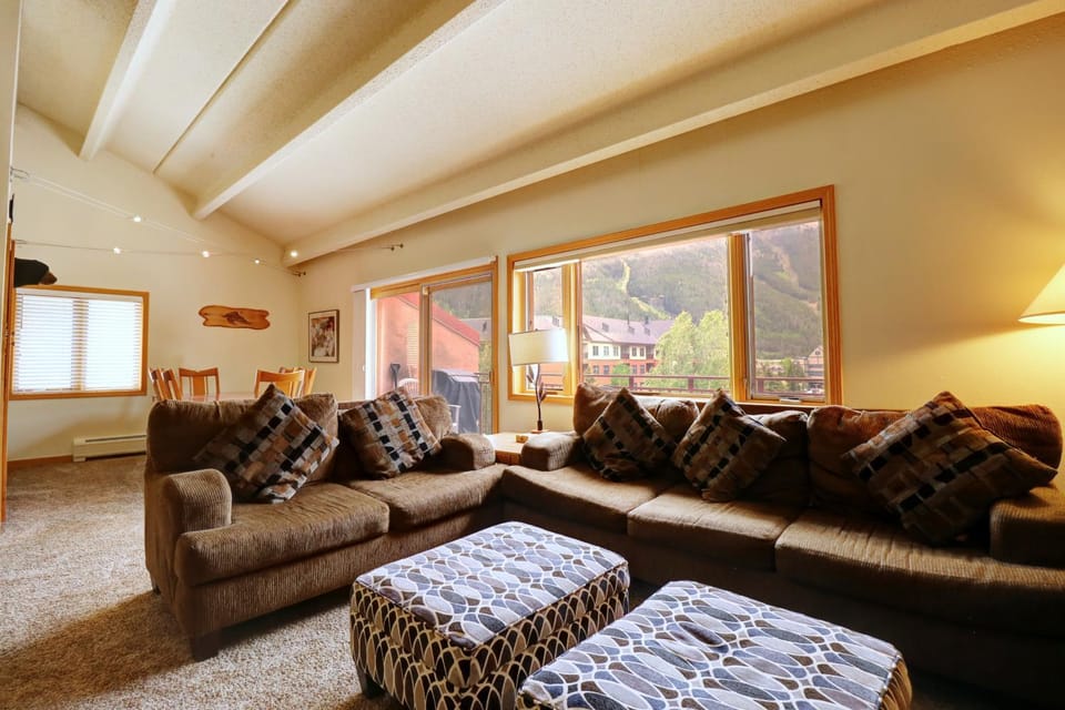 PG310 Peregrine Apartment in Summit County