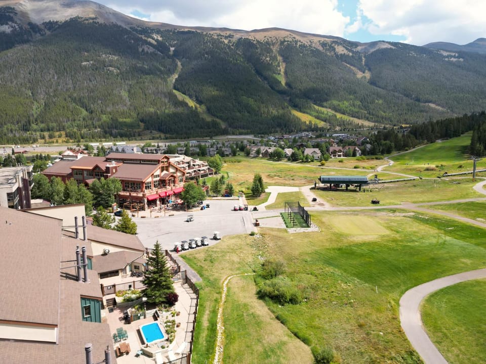 FP202 Foxpine Inn Apartment in Summit County