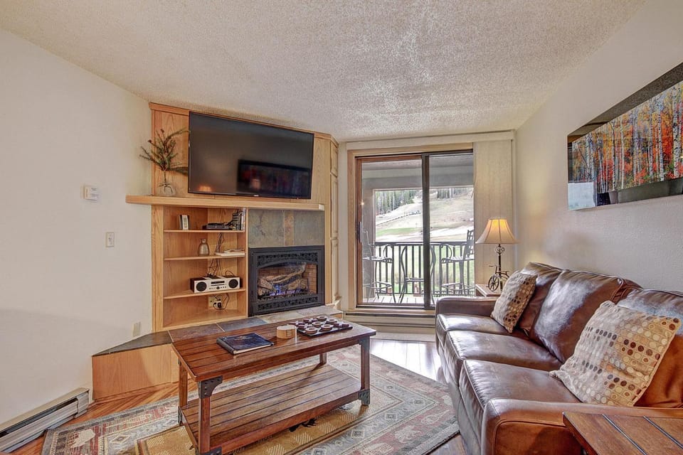 FP202 Foxpine Inn Apartment in Summit County