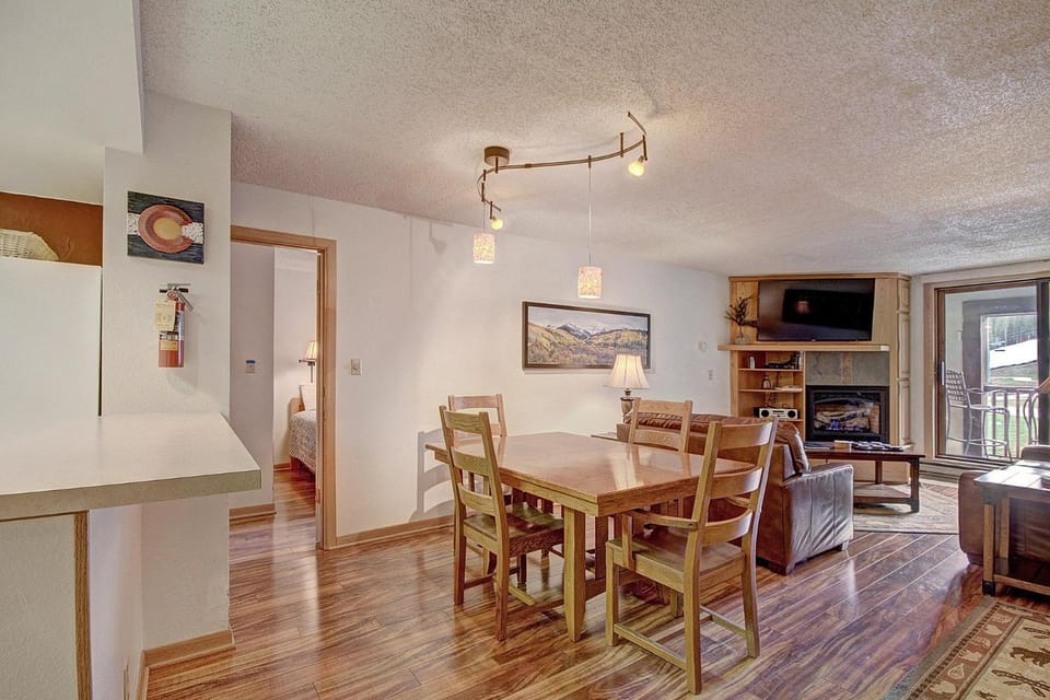 FP202 Foxpine Inn Apartment in Summit County