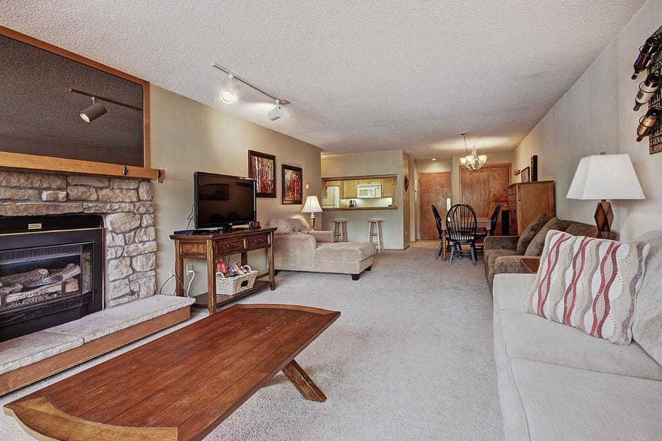 VS549 Village Square Apartment in Summit County