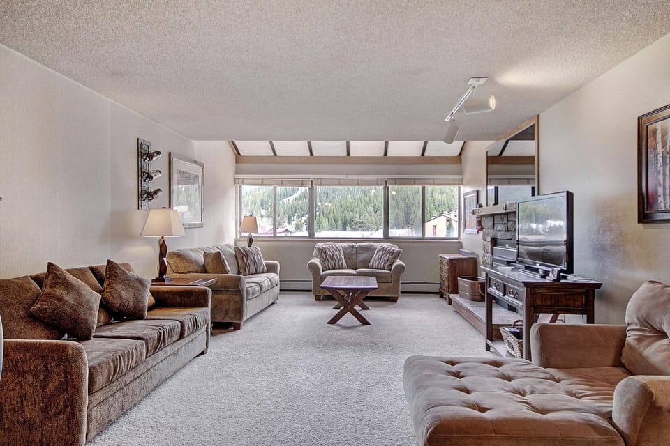 VS549 Village Square Apartment in Summit County