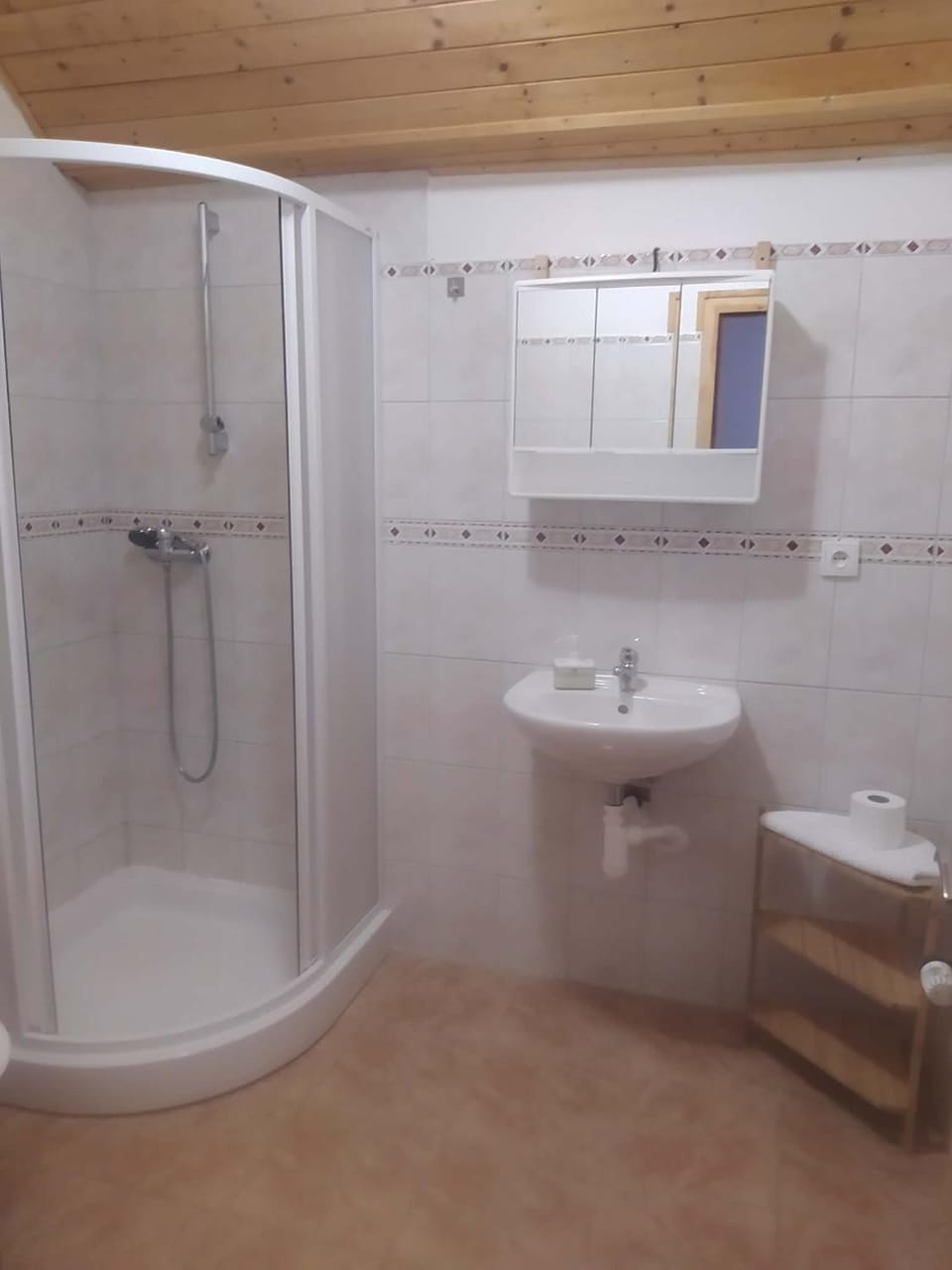 Shower, Toilet